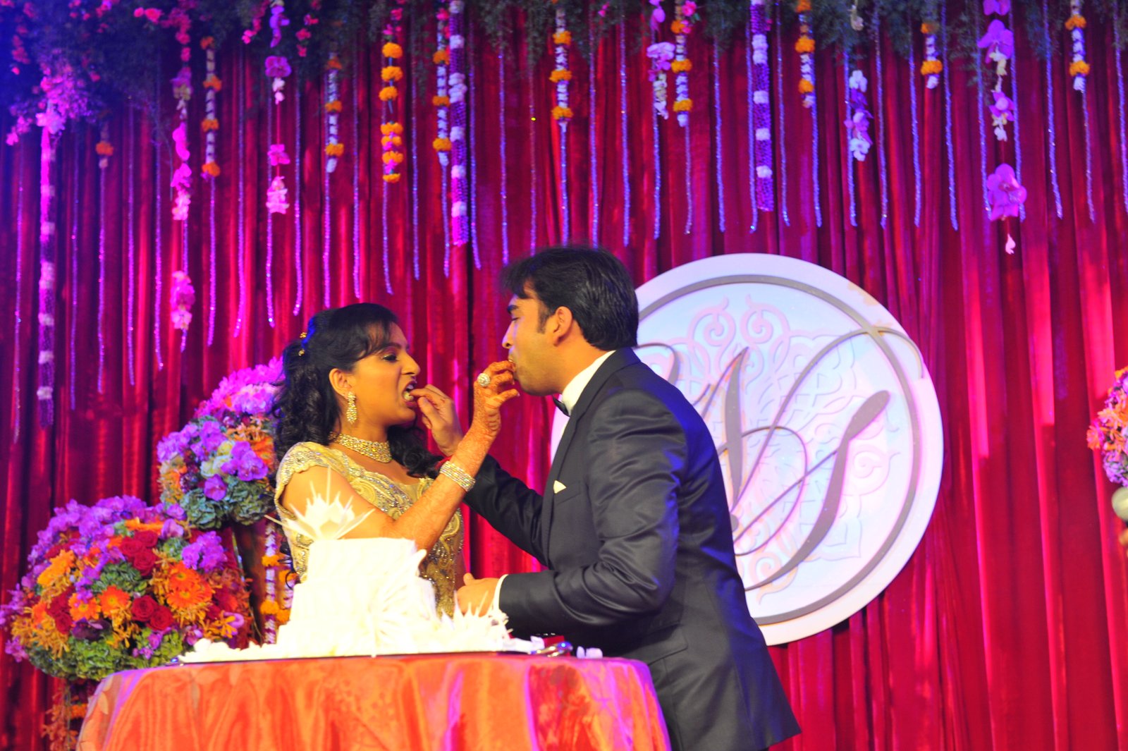 Glamour Events with group of people dressed formally posing